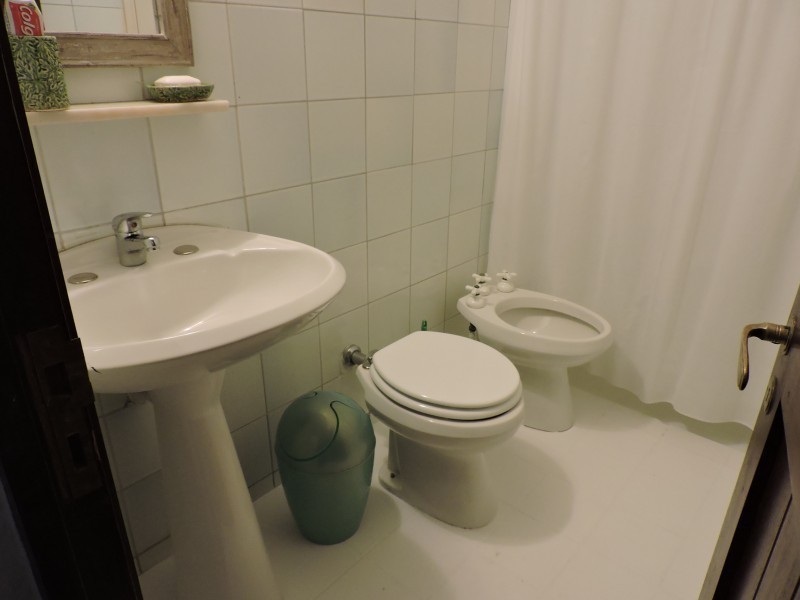 Casa en alquiler con pileta en la desembocadura
